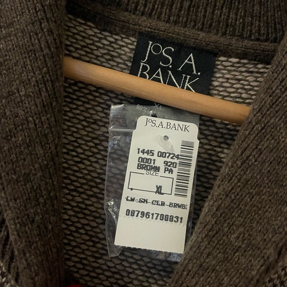 Lambs Wool Jos. A. Bank executive collection Brown V-Neck Sweater - Picture 4 of 5